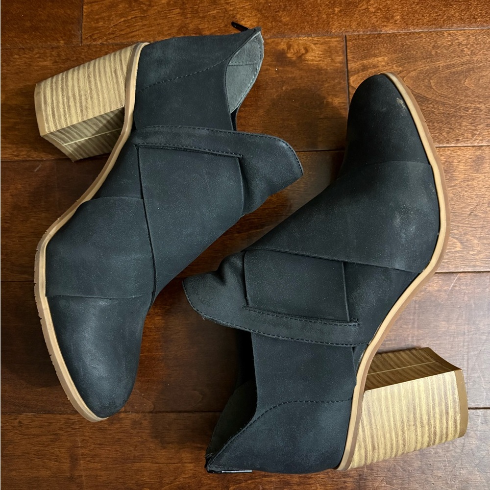 BC Footwear Black Ankle Booties with Stacked Wood-Look Heel